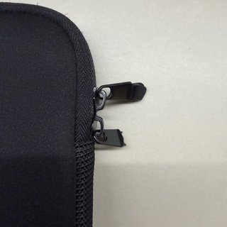 Funda para ordenador pequeño o iPad 9,7” 19x28 cm.
