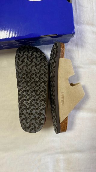 Sandalias hombre Birkenstok Arizona nº 44. Beige