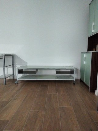 Escritorio y mueble TV cristal