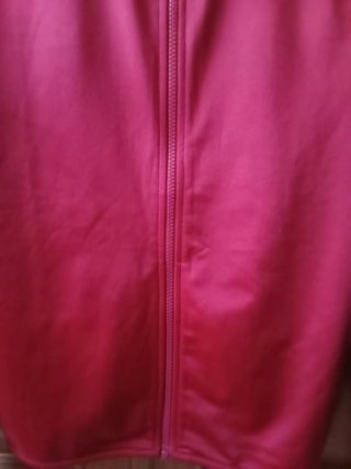 Chaqueta Adidas roja y negra talla XS de adulto