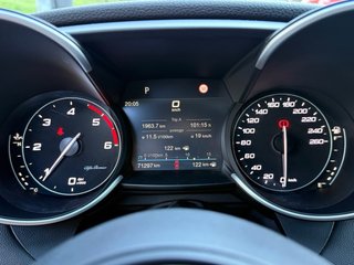 Alfa Romeo Giulia 2022 2.2 JTDm - pegatina C - Q4