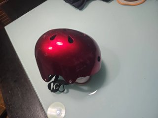 Casco bici/patinete rojo brillante
