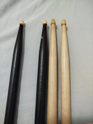 Baquetas 5A (2 negras, 2 madera)