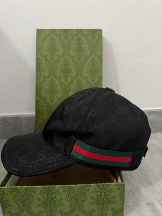 Gorra Gucci Negra con Raya Verde y Roja