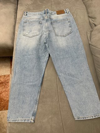 Pantalón vaquero hombre desgastado