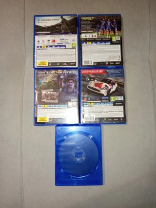 PS4 Slim 1TB + 4 Juegos + Mando + Cables.