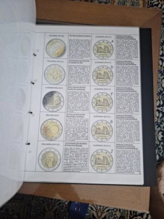 Álbum de monedas euros con descripciones