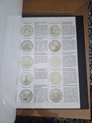 Álbum de monedas euros con descripciones