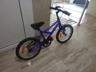 Bicicleta infantil azul