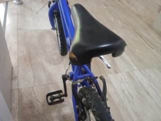 Bicicleta infantil azul