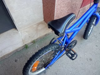 Bicicleta infantil azul