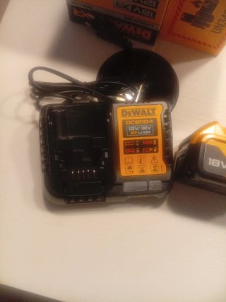 Batería y Cargador DeWalt 18V 5Ah