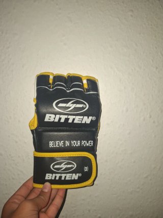 Guantes BITTEN Free Fight MMA Muay Thai.talla M