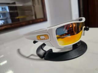 Batwolf Oakley Polished White Original.