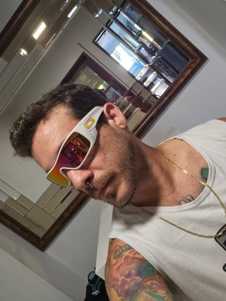 Batwolf Oakley Polished White Original.