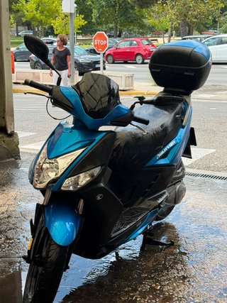 Moto Kymco Agility 125 Scooter