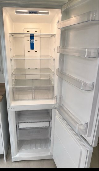 Nevera Indesit blanca