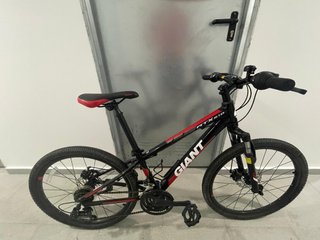 Bicicleta Giant ATX 610 Negra Niño/Adolescente