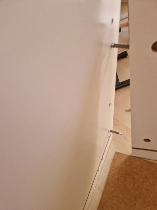 Escritorio infantil IKEA con panel y baul