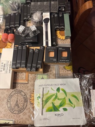 Kiko Milano - Lot de 150 articles