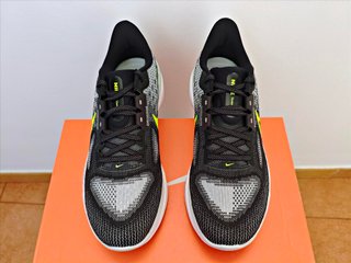 NIKE VOMERO 17