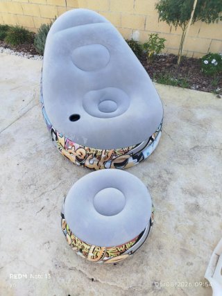 Sillón hinchable Bestway con puf