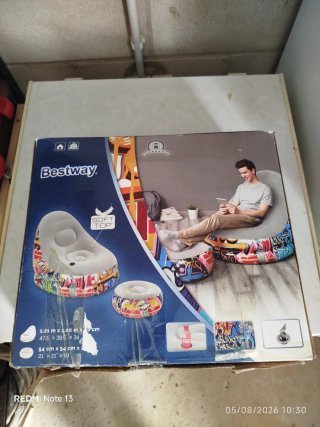 Sillón hinchable Bestway con puf
