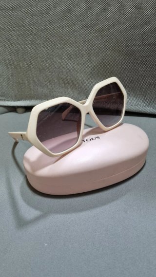 Occhiali da sole Tous beige esagonali