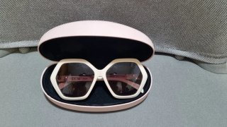 Occhiali da sole Tous beige esagonali
