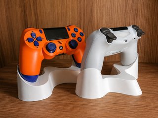Soportes para mandos de consola