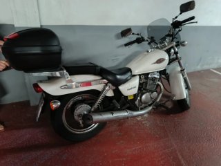 Suzuki Marauder GZ 125cc Blanca 2011