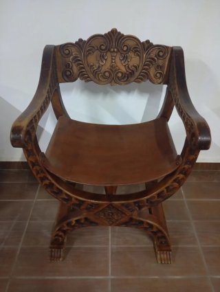 Sillón antiguo jamuga madera tallada
