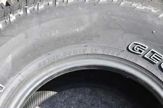 4 Neumáticos Yokohama Geolandar A/T 33x12.50 R15