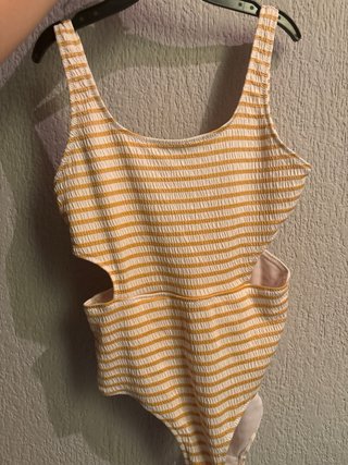 Bañador niña rayas blanco y amarillo