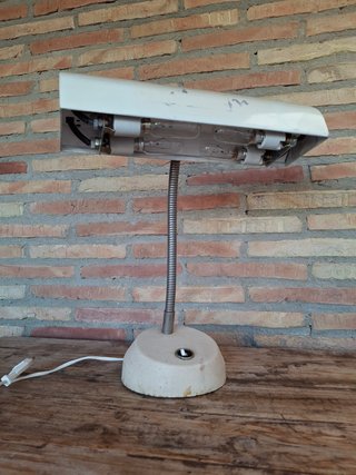 Lámpara de escritorio vintage beige