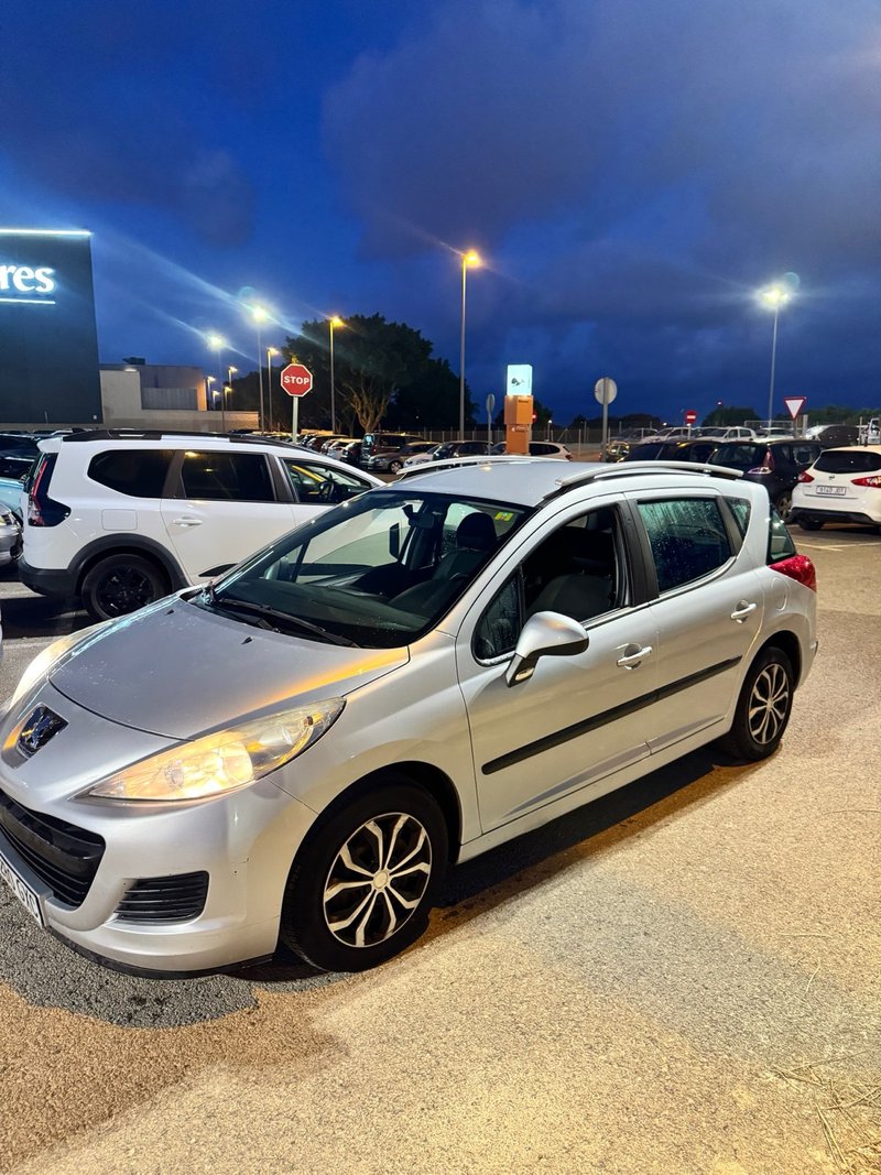 Peugeot 207 2010 - foto 1
