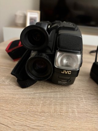 Videocámara JVC Compact VHS GR-AX55