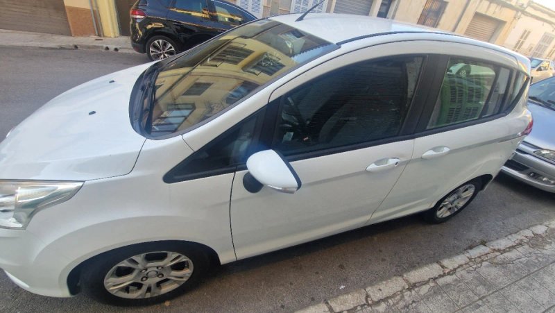 Ford B-MAX 2013 - foto 1