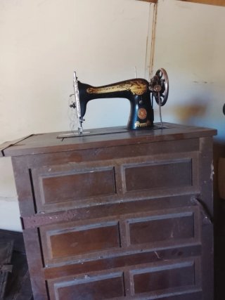 Máquina de coser Singer antigua