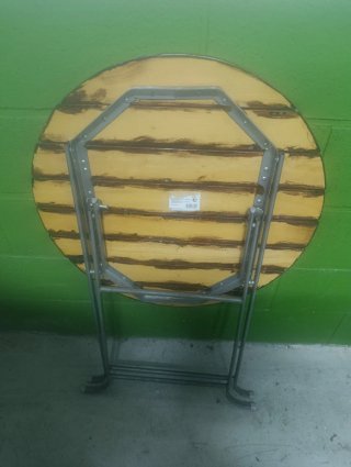 Mesa redonda de madera