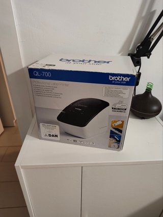 Impresora de etiquetas Brother QL-700