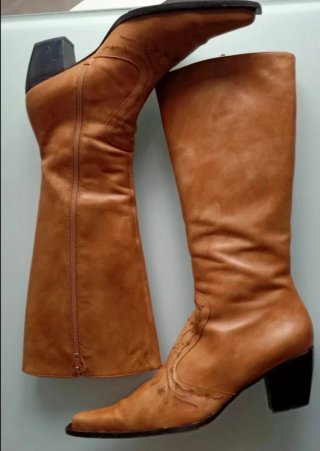 ✅ BOTAS DE PIEL DE SERRAJE. N°40.