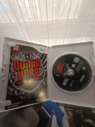 Guitarra Guitar Hero Warriors of Rock Wii + Juego