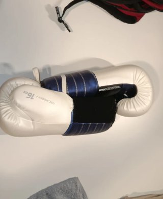 Guantes de boxeo Outshock 16 oza