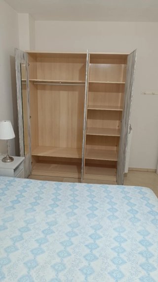 DORMITORIO: Cama, Armario y mesitas+REGALO COLCHÓN