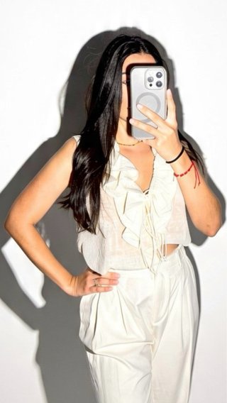 Blusa volantes blanco roto talla M