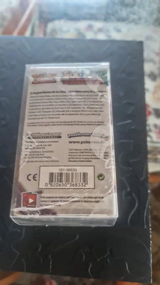 Se vende Caja 18 Sobres Pokémon Sol y Luna 2017