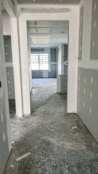 Restauración local y oficinas