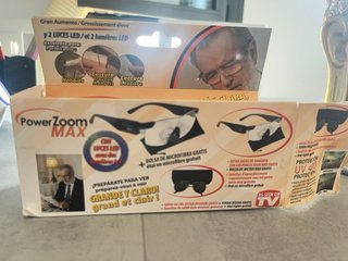 Occhiali ingranditori con luce Power Zoom Max