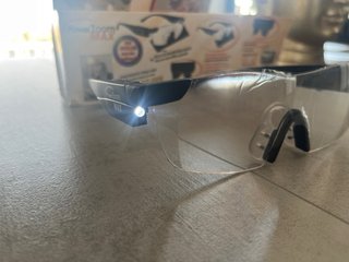 Occhiali ingranditori con luce Power Zoom Max